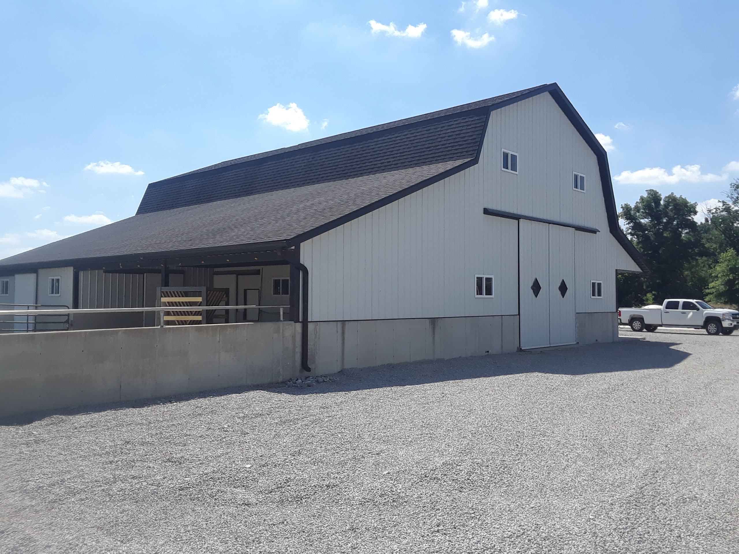 Barn construction by amish - Fort Wayne Indiana